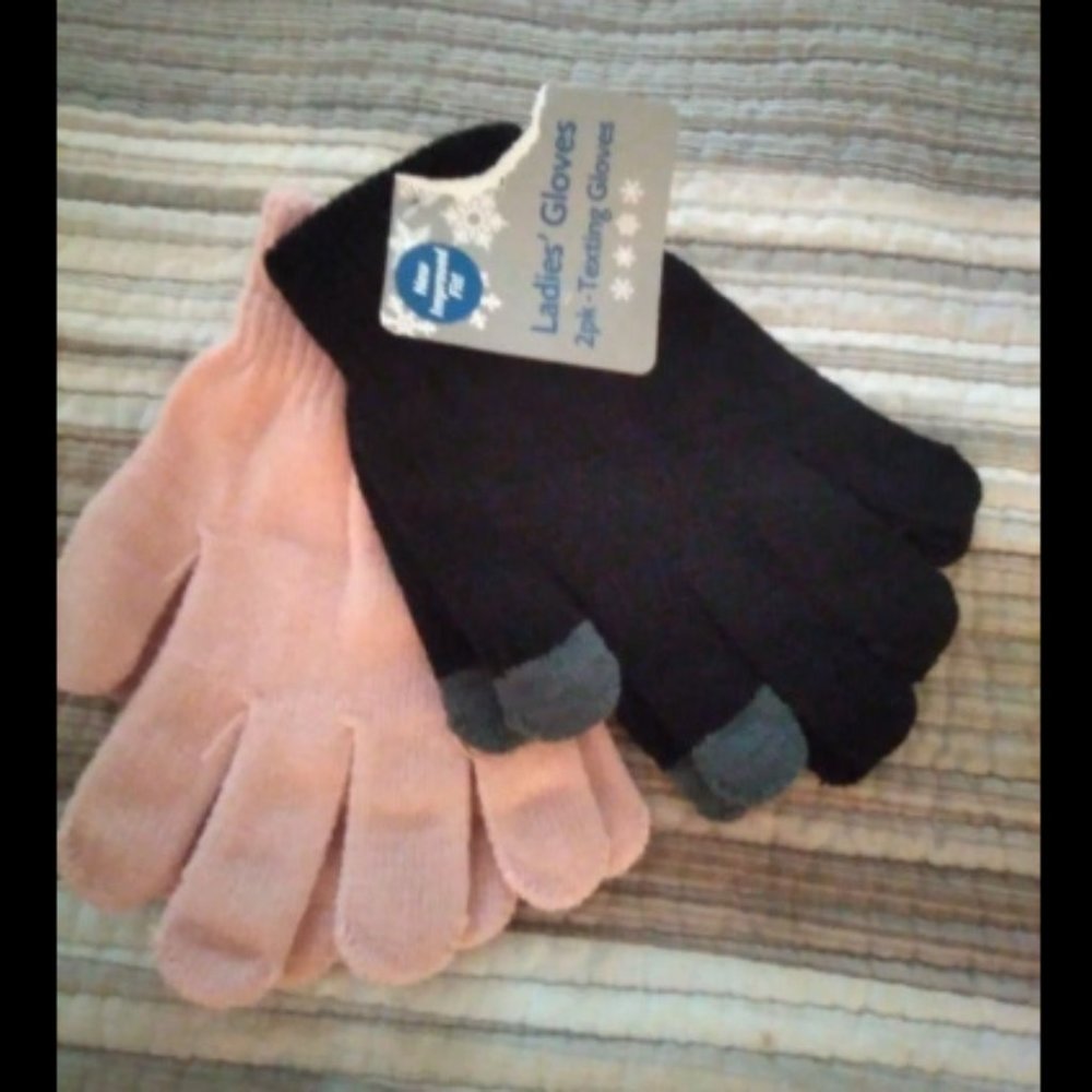 NEW Ladies ONE Size TEXTING Gloves TWO Pairs Very Nice , NEW Tag Attached